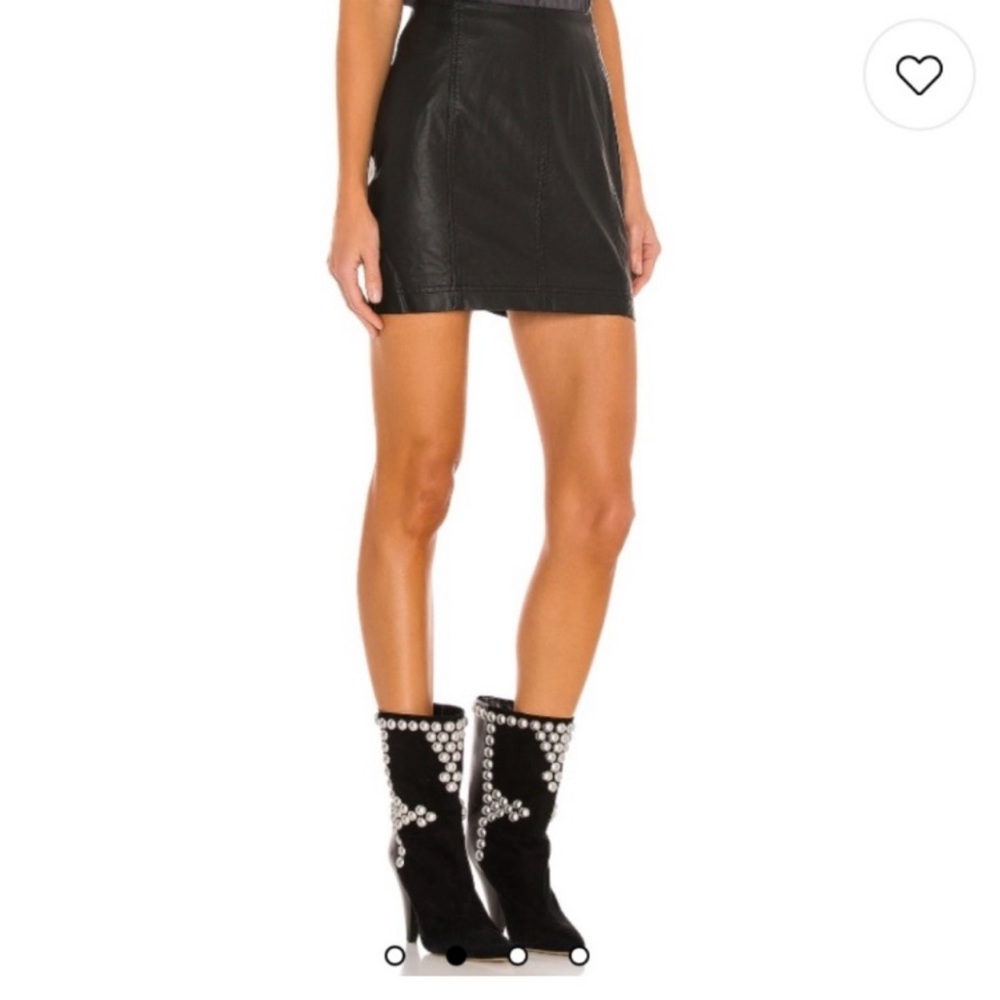 FREE PEOPLE Faux Vegan leather Black Mini Skirt • 30”waist • Size 12 • NWoT